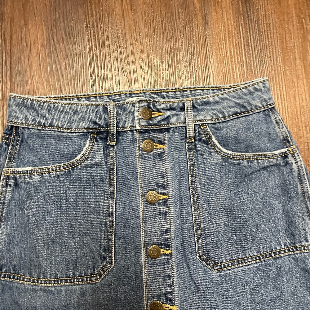 Old Navy Denim Button-Front A Line Midi Skirt - Picture 3 of 6